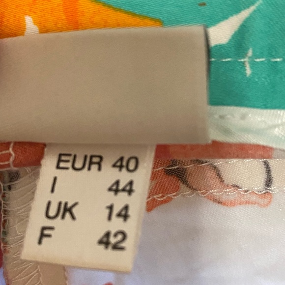 Slim fit pant with two zipper in the cuffs - Picture 5 of 6